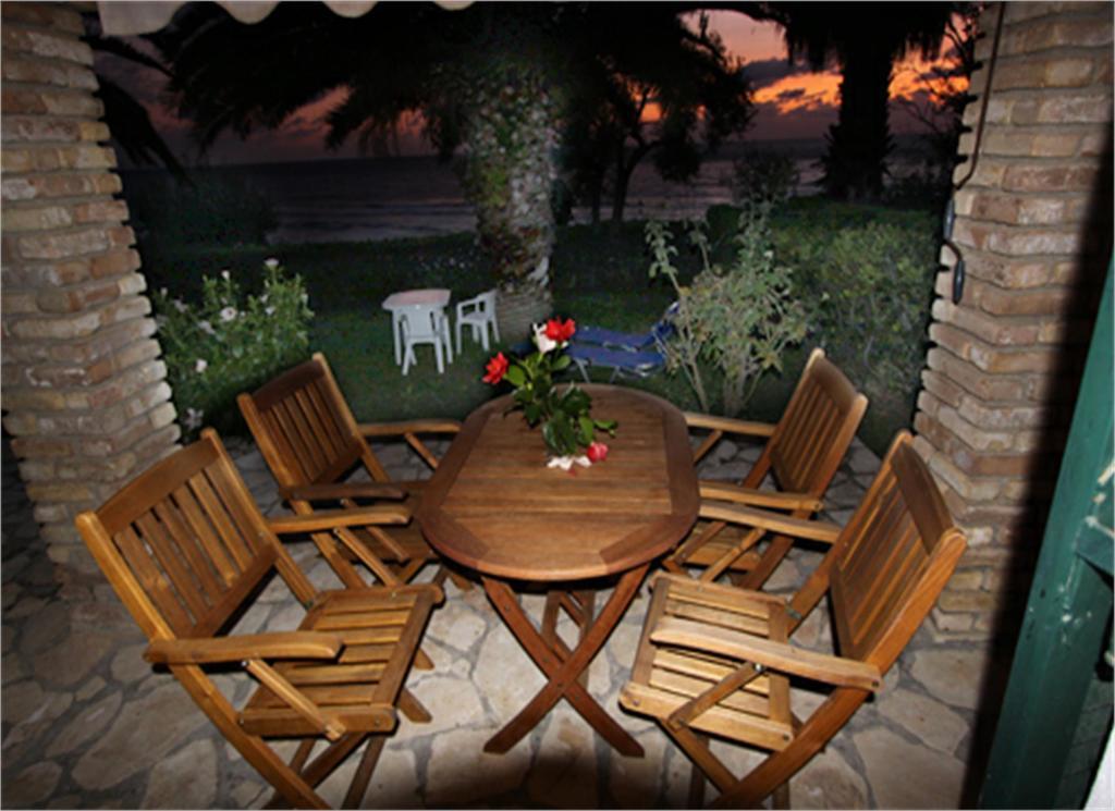 Corfu Glyfada Menigos Beach Apartments Kültér fotó