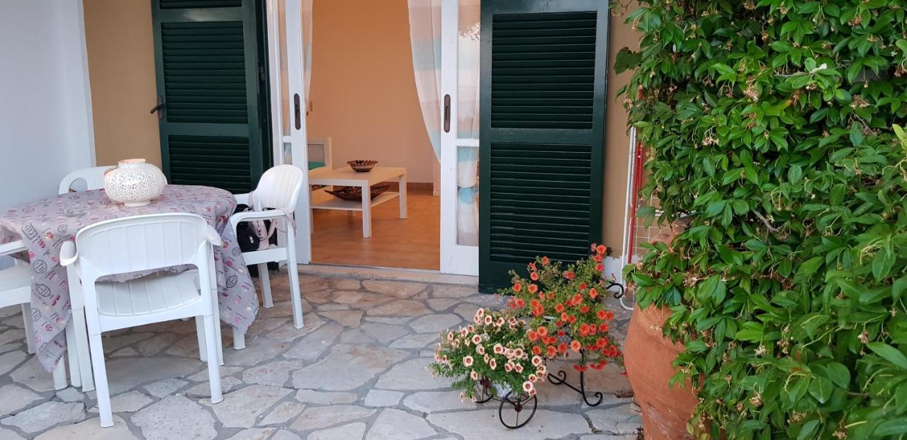 Corfu Glyfada Menigos Beach Apartments Kültér fotó