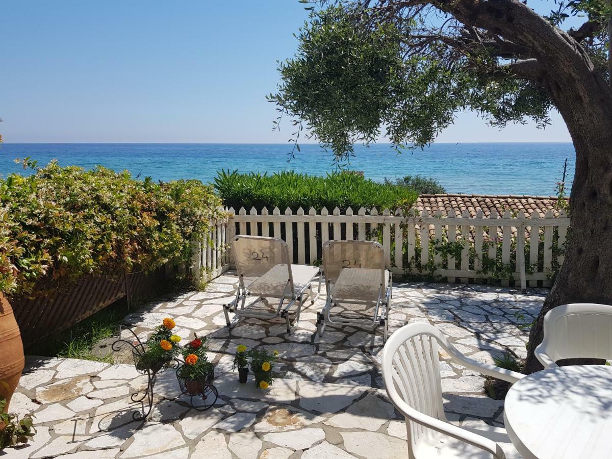 Corfu Glyfada Menigos Beach Apartments Kültér fotó